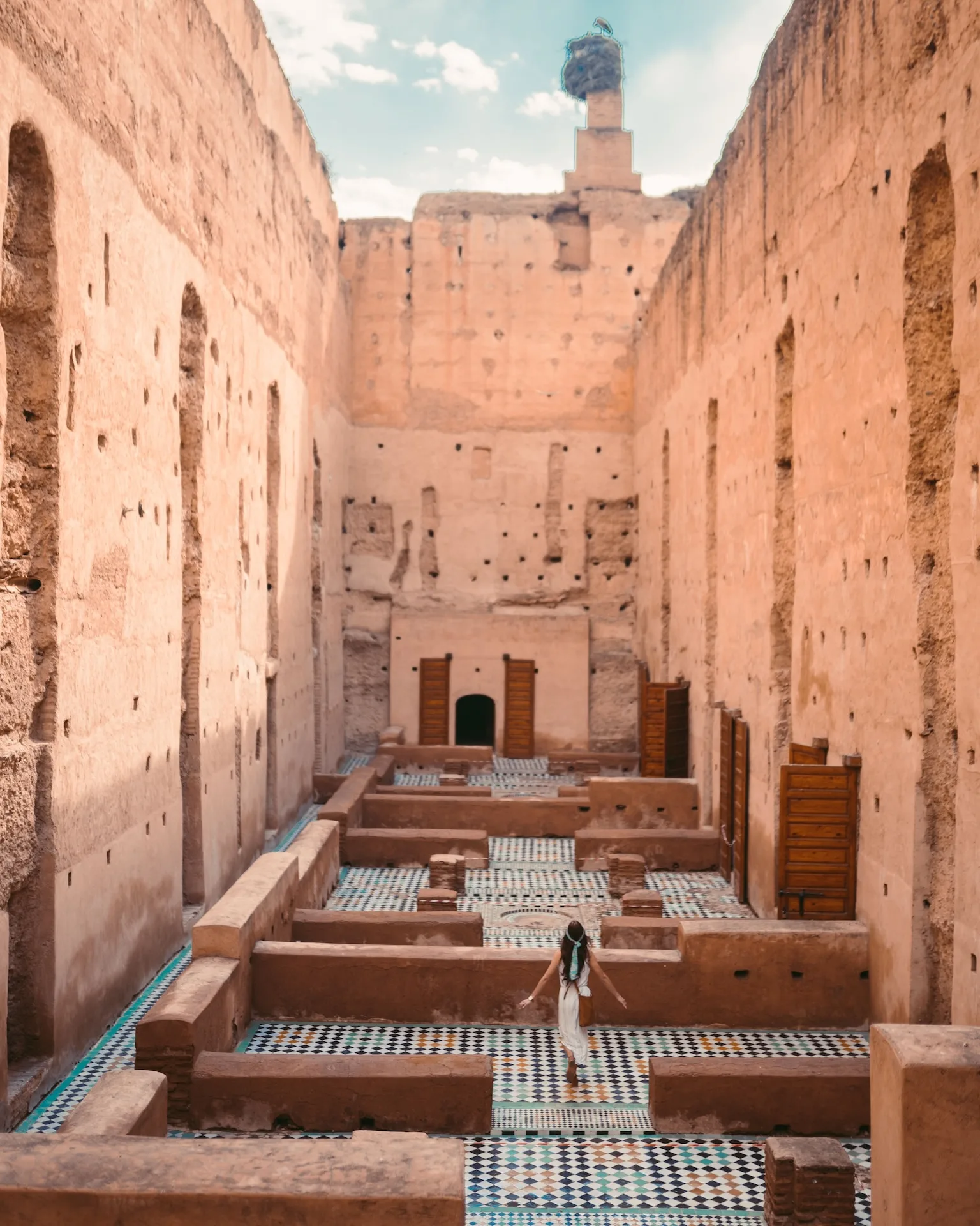 Mausoleo decorado de las Tumbas Saadíes en Marrakech